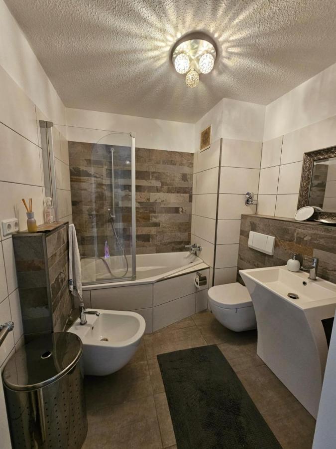 Uebernachten Sie Im Wunderschoenen Weiden Appartement Keulen Buitenkant foto